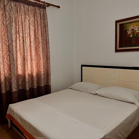 Hostel Grande House Тирана Экстерьер фото