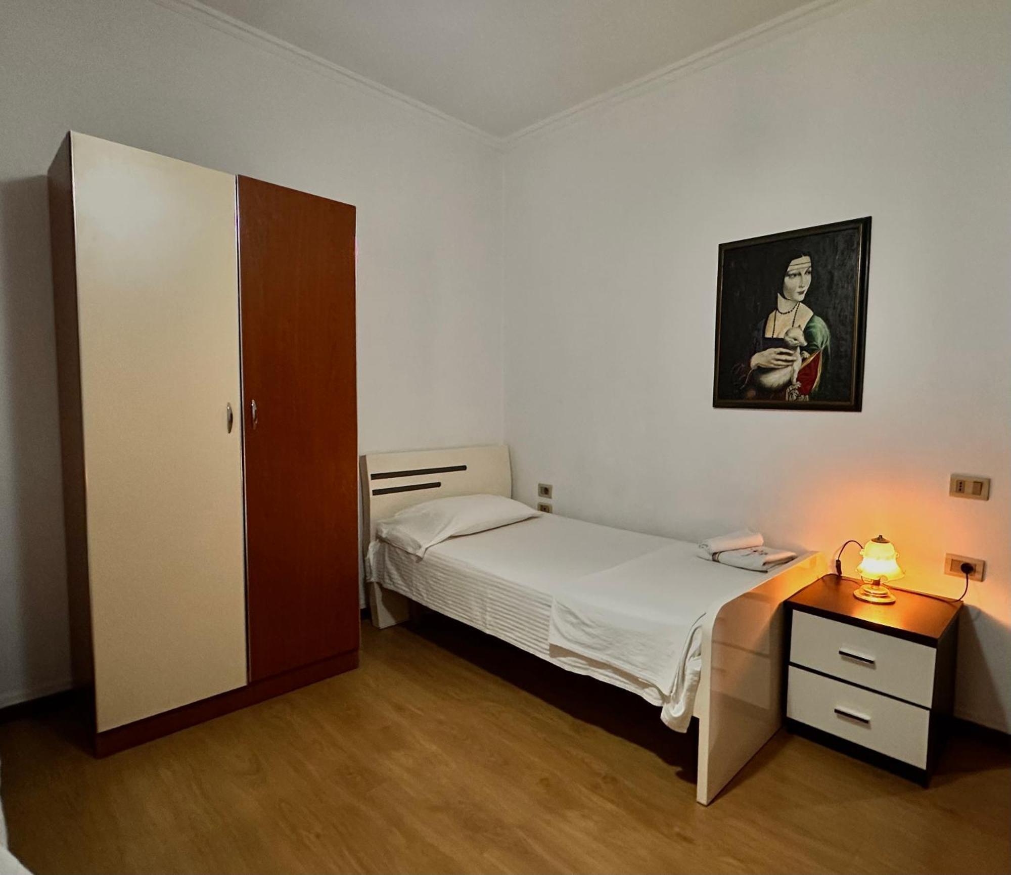 Hostel Grande House Тирана Экстерьер фото