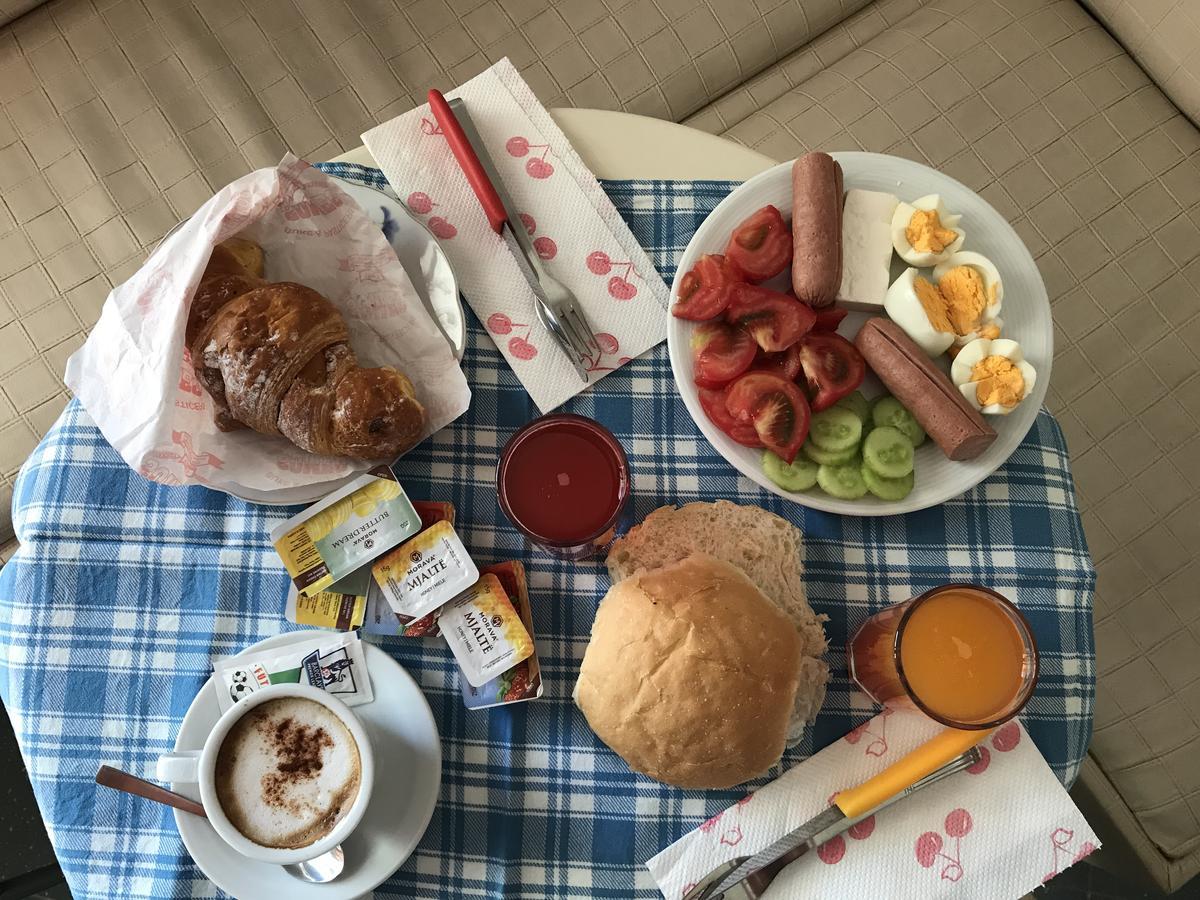 Hostel Grande House Тирана Экстерьер фото